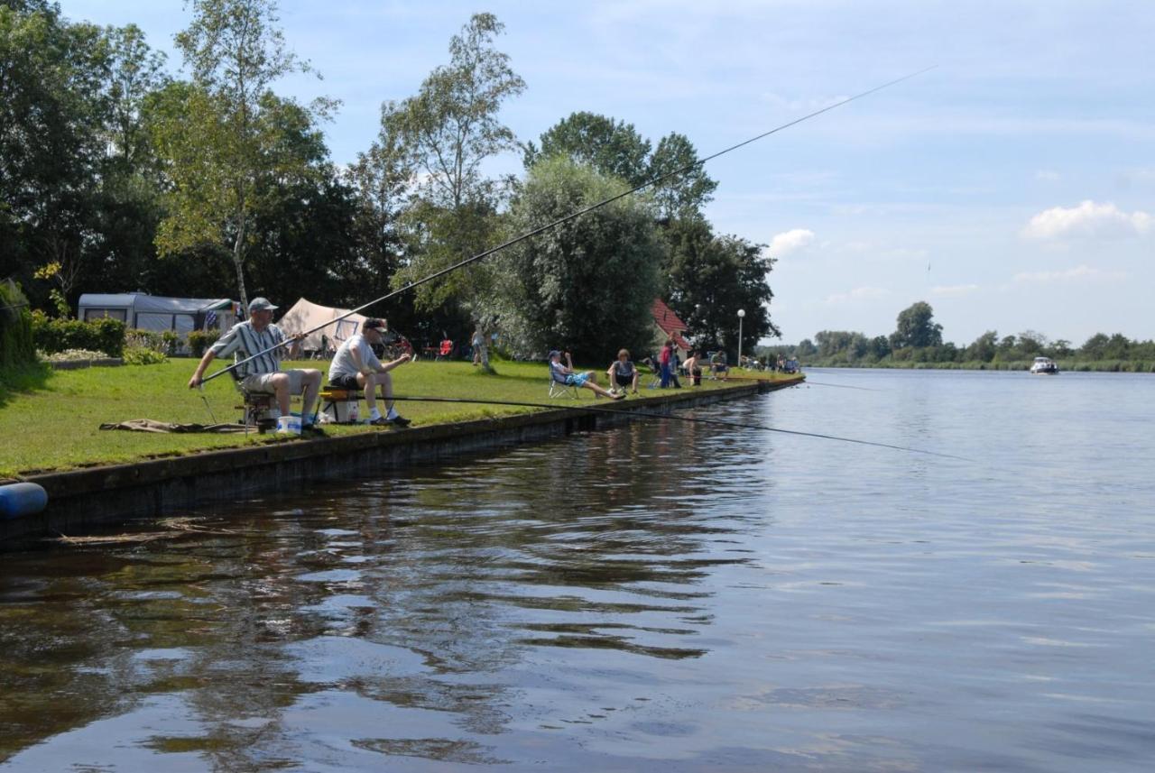 Vakantienoord, Chalet 6P With Veranda, Located In Friesland, 5 Stars Camping On The Lake Suameer Dış mekan fotoğraf
